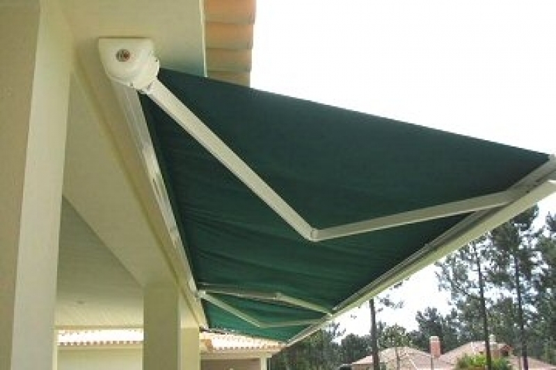 Toldo Retrátil em Lona