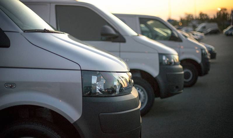 Transporte de Van para Eventos Sociais