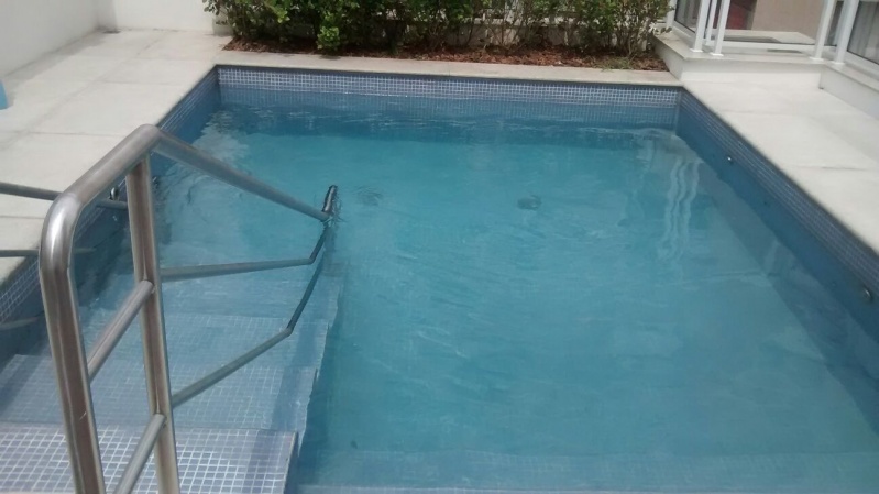 Tratamento de Sujeira na Piscina