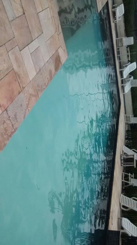 Tratamento e Limpeza de Piscina