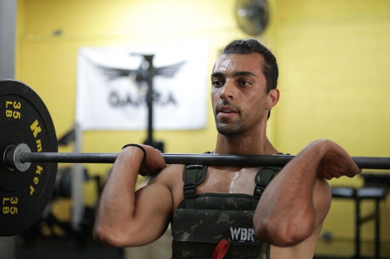 Treino Crossfit na Academia