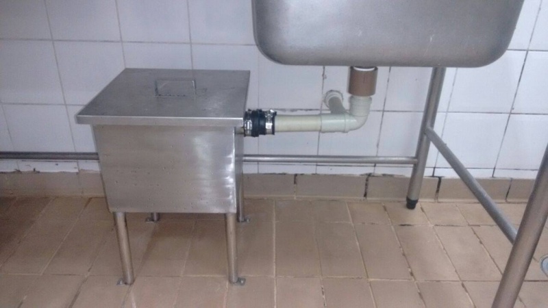 Caixa de Gordura com Cesto Inox