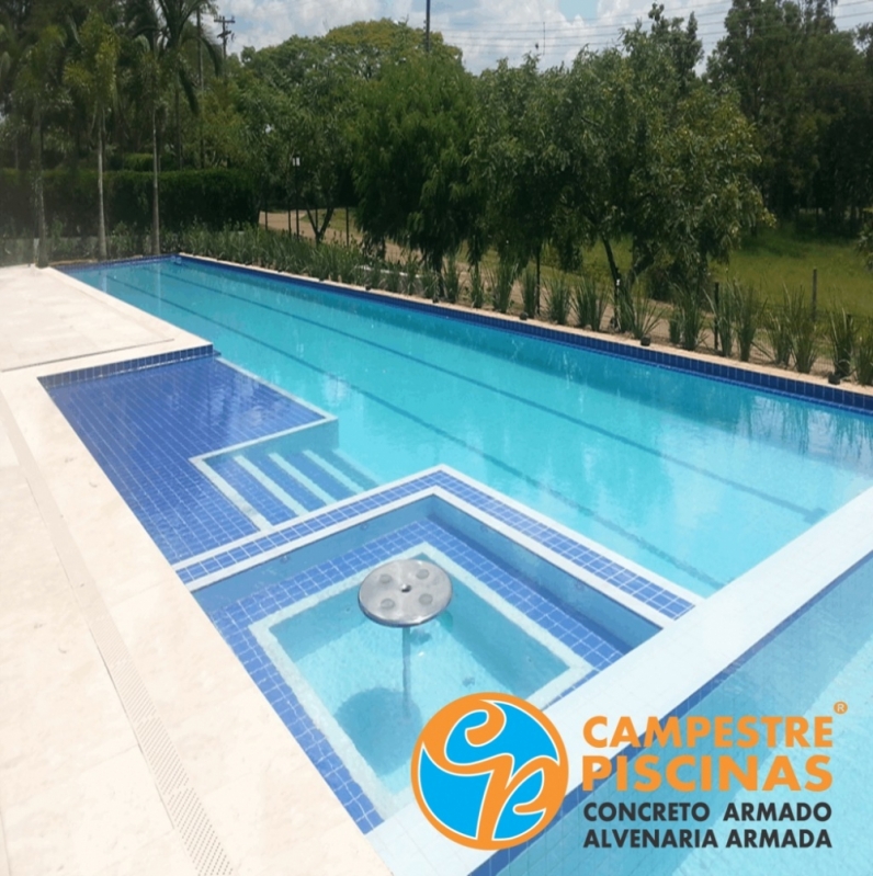 Construção de Piscina Grande