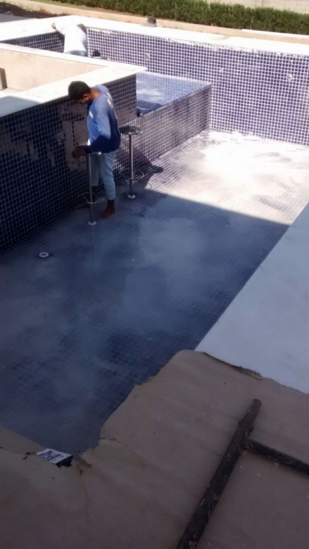 Construção Piscina Revestida Vinil