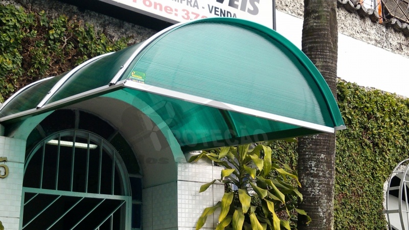 Fabricação de Toldo de Policarbonato