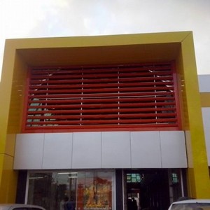 Fachada Comercial de Alumínio