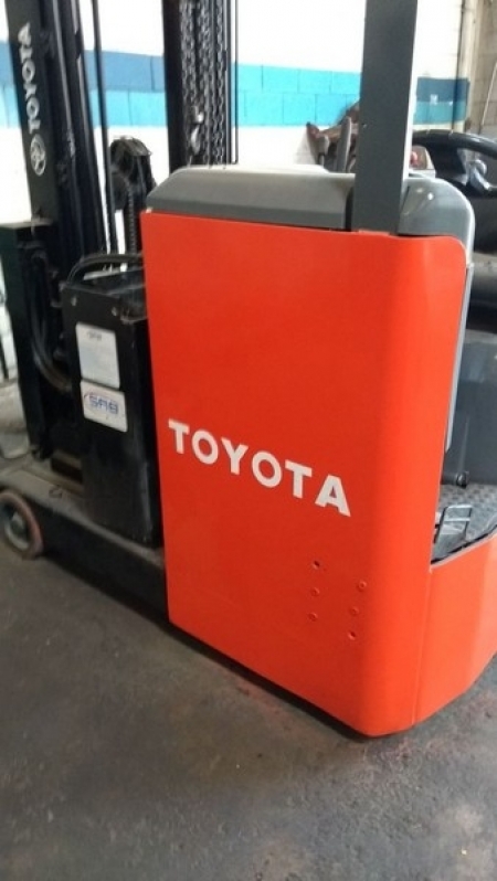 Máquinas Empilhadeiras Toyota