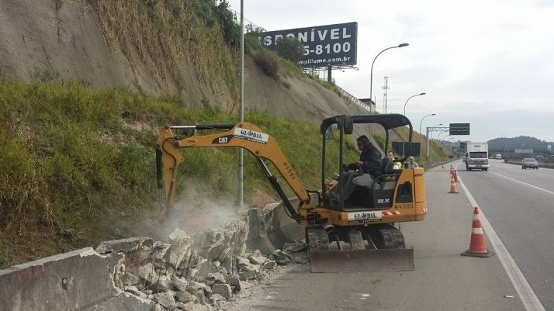 Serviço de Demolição de Concreto